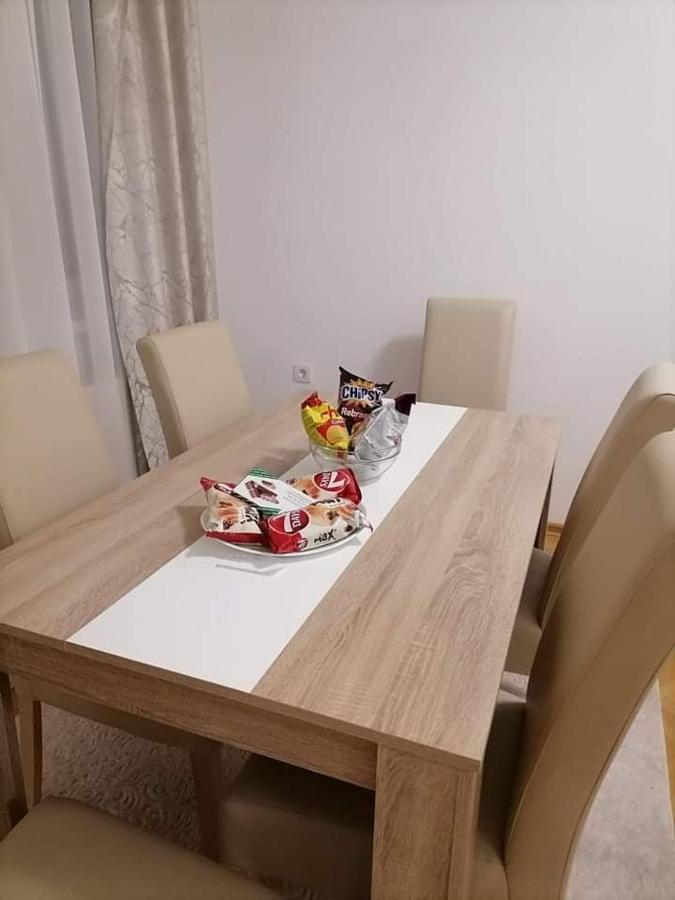 Dobi Apartmani Wing Jagodina Buitenkant foto