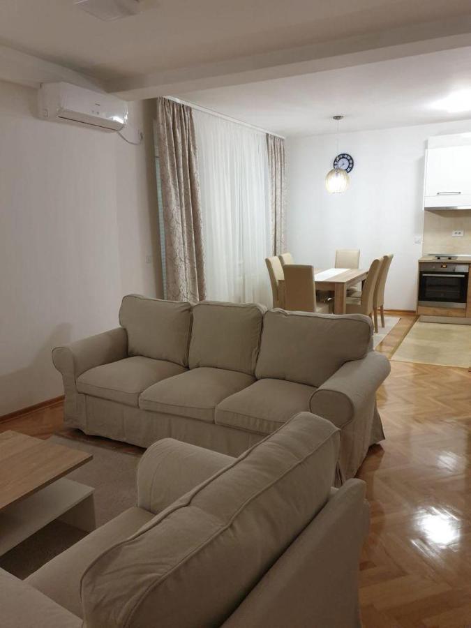 Dobi Apartmani Wing Jagodina Buitenkant foto