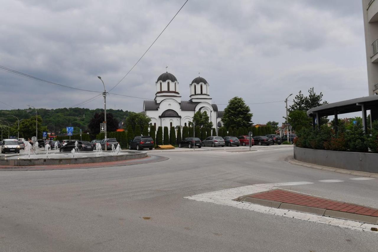 Dobi Apartmani Wing Jagodina Buitenkant foto