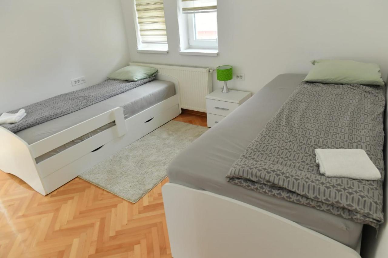 Dobi Apartmani Wing Jagodina Buitenkant foto