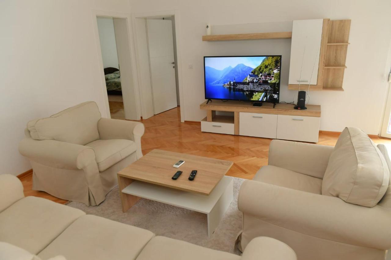 Dobi Apartmani Wing Jagodina Buitenkant foto