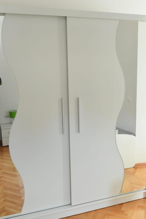 Dobi Apartmani Wing Jagodina Buitenkant foto