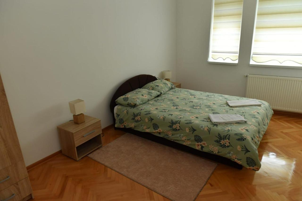 Dobi Apartmani Wing Jagodina Buitenkant foto